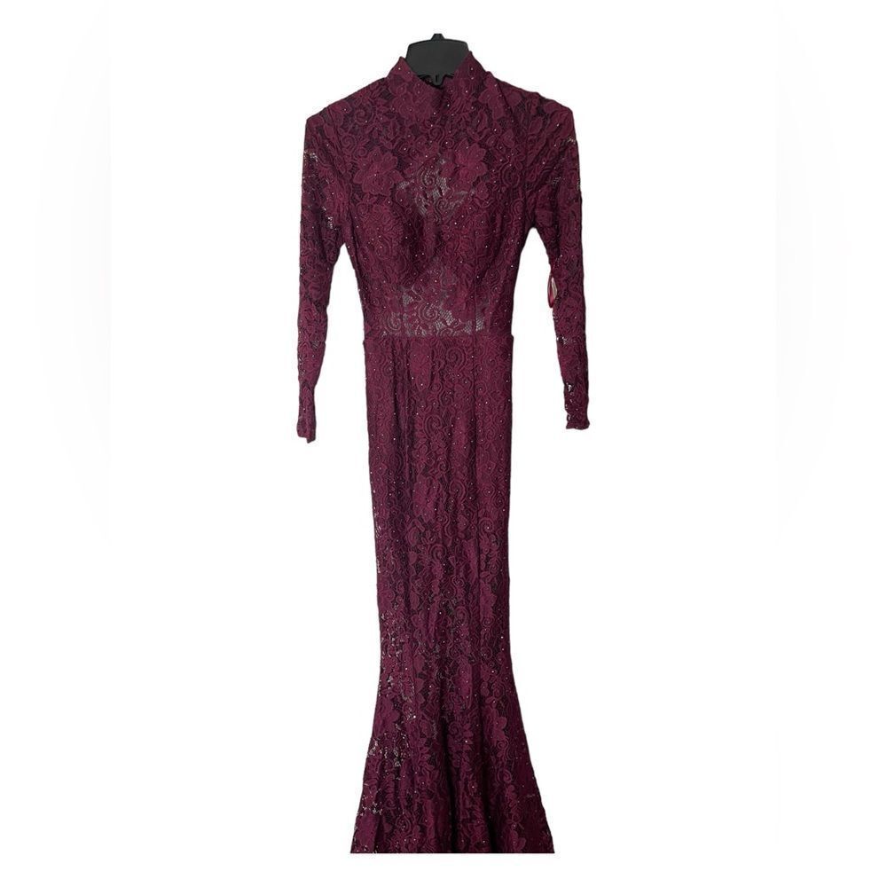 Elegant Burgundy Lace Mermaid Gown with Open Back